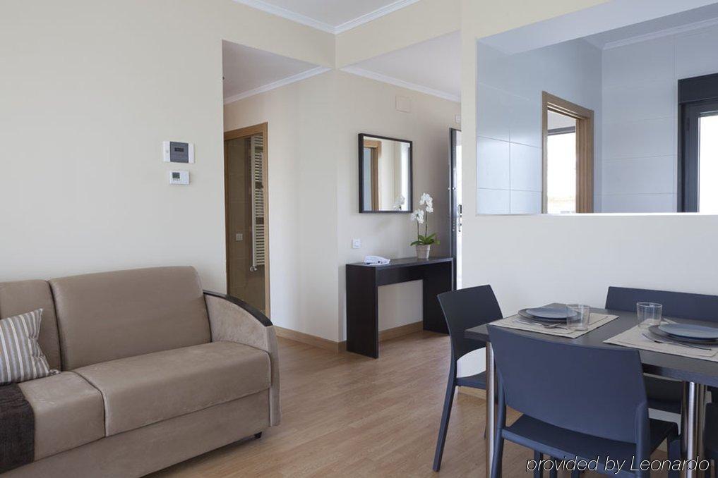 Aparthotel Jardines De Aristi Vitoria-Gasteiz Rom bilde